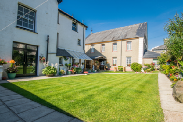 Merton villa Tywyn